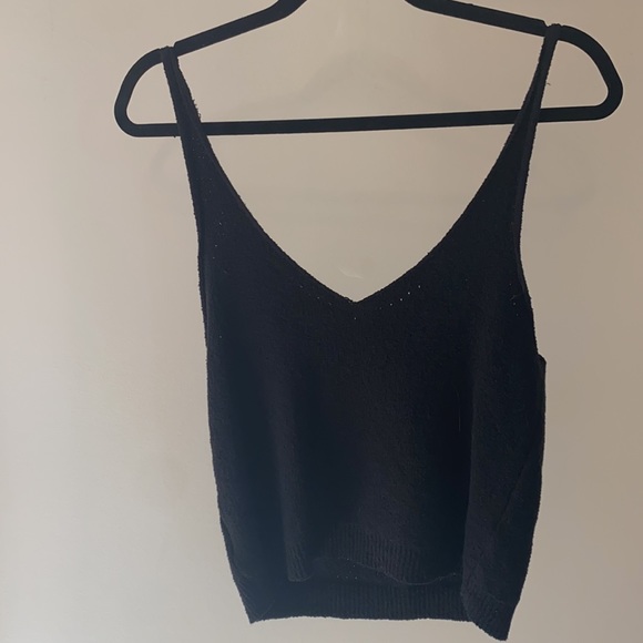 Aritzia Talula Black tank top - Picture 5 of 6
